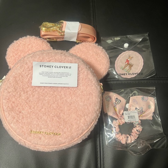 NWT Stoney Clover Lane X Minnie Sherpa crossbody- make an offer - Picture 7 of 9